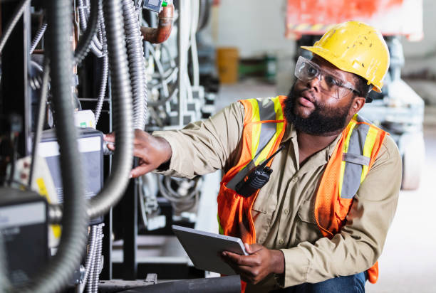 Best Affordable Electrician  in Knoxville, IA